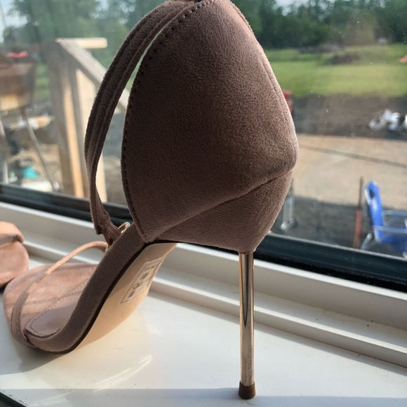 💥SOLD💥Fashion Nova heels - Picture 2 of 4